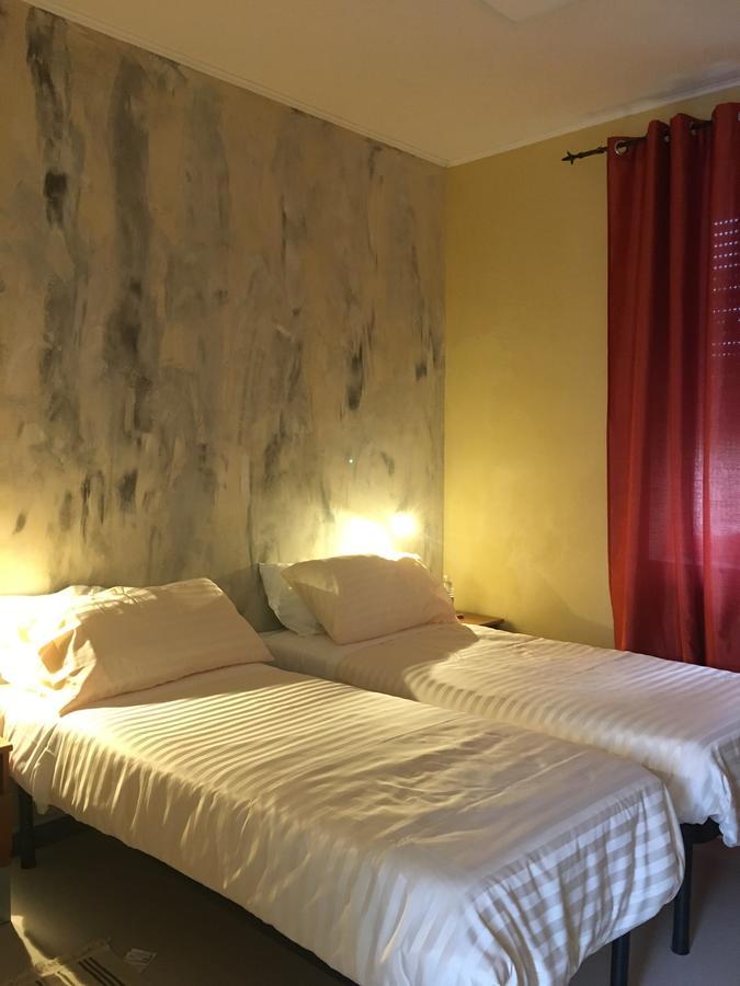 B & B La Guesthouse Poirino Ngoại thất bức ảnh
