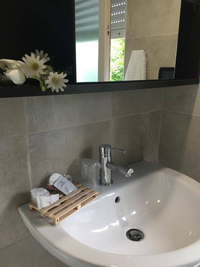 B & B La Guesthouse Poirino Ngoại thất bức ảnh