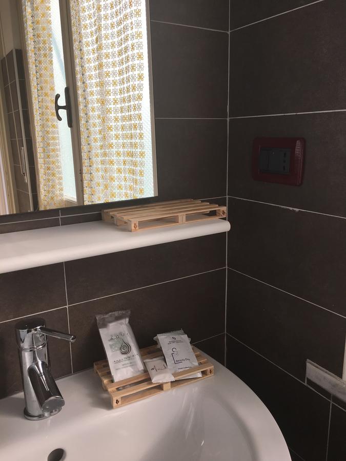 B & B La Guesthouse Poirino Ngoại thất bức ảnh