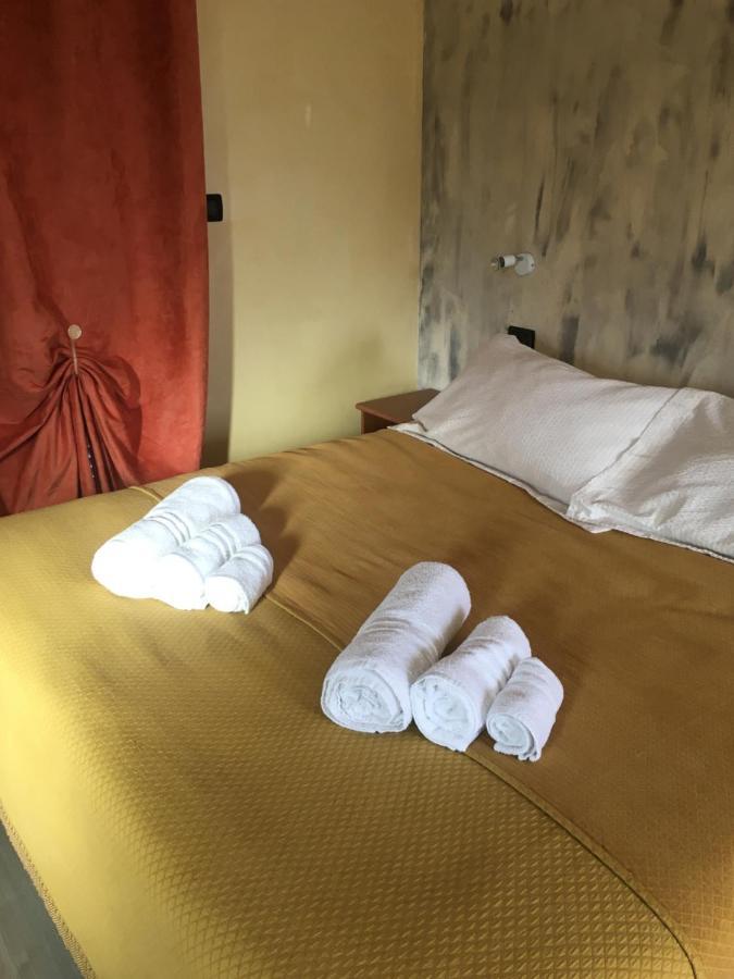 B & B La Guesthouse Poirino Ngoại thất bức ảnh